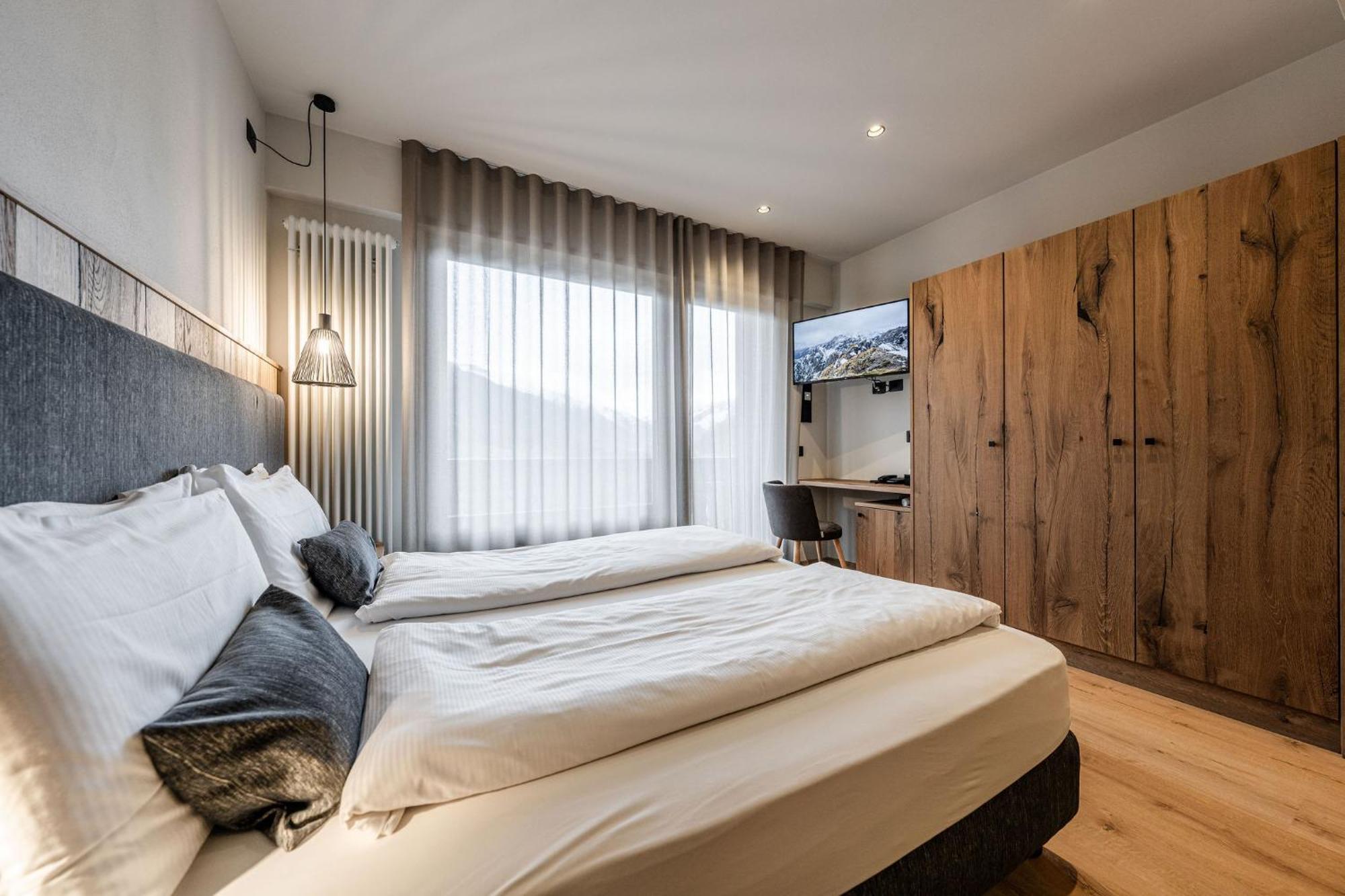 Hotel Eccher 3 Stelle Superior メッツァーナ エクステリア 写真